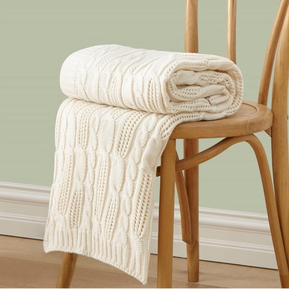 Luxurious Cream Knit Throw Blanket